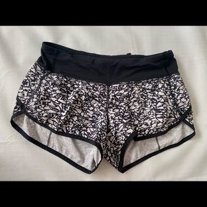 Lululemon Speed Short, 4 way stretch